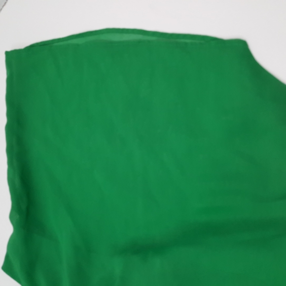 PAPER DOLL Kelly Green Pleated Midi Dress (1X) - Picture 7 of 9